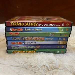 Tom and Jerry & Looney Tunes DVD Bundle - 7 Movie Cartoon Collection
